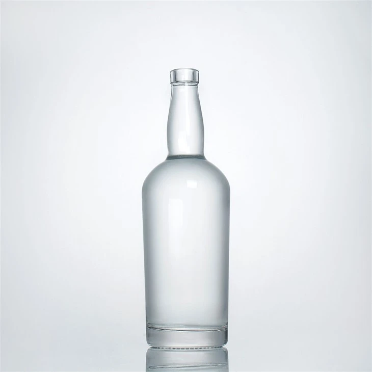 750ml Clear Spirits Glass Bottle Whiskey Whisky Bottle, Bar Top